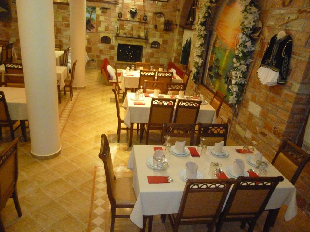 Hotel Piccolino Sarande Exterior photo