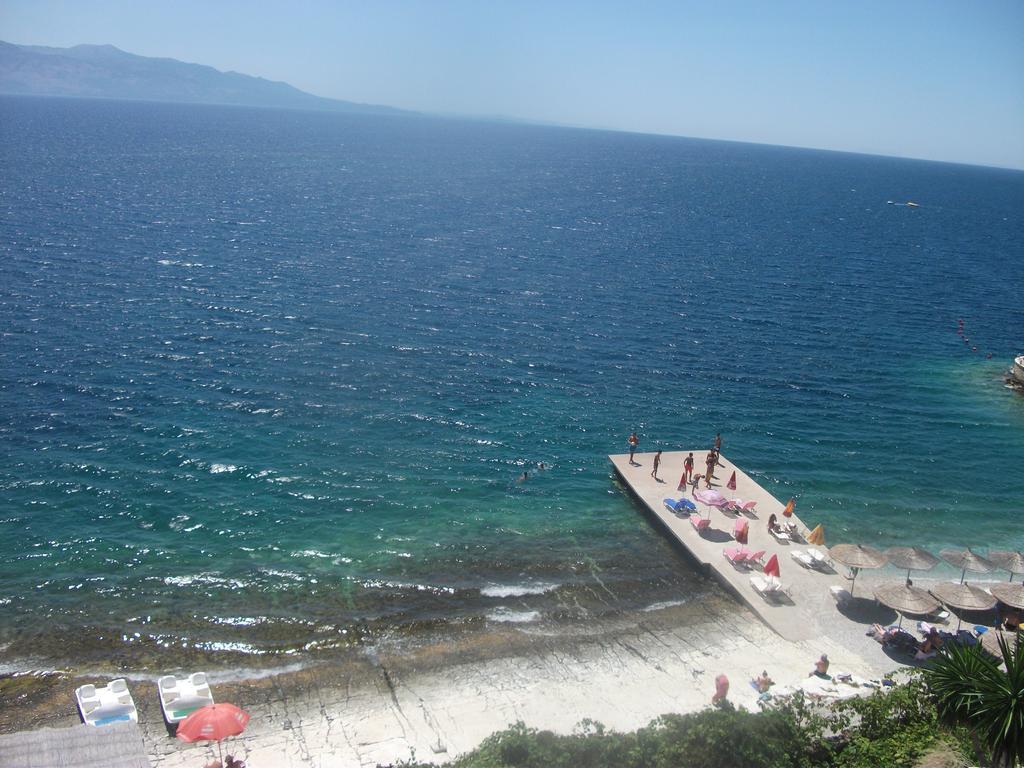 Hotel Piccolino Sarande Exterior photo